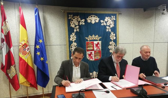 Aparicio, Andrés y Temprano firman la trapsición del V Acuerdo para el Empleo y la Negociación Colectiva