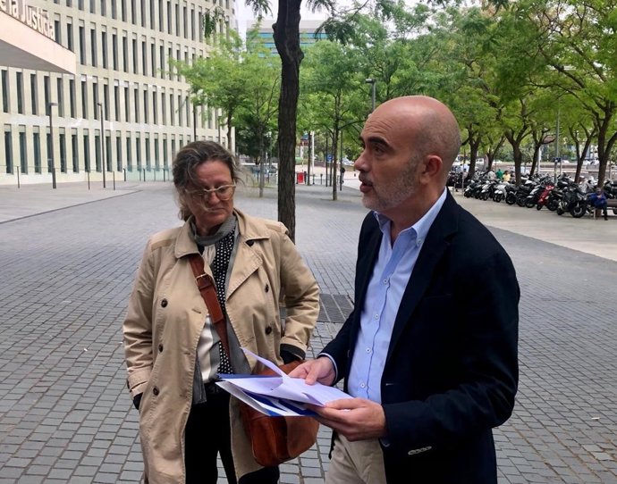 Daniel Sirera y Sonia Devesa (PP) en la Ciutat de la Justicia