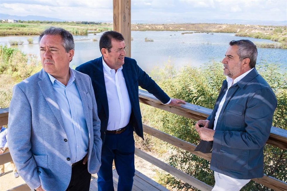 El secretario general del PSOE-A, Juan Espadas, visita Vera (Almería) acompañado del candidato de su partido a la Alcaldía, Martín Gerez, y el secretario provincial del PSOE, Juan Antonio Lorenzo.