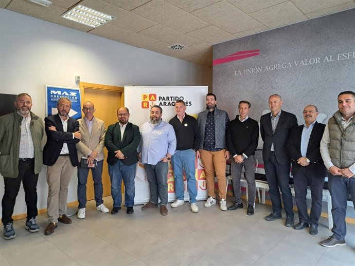 El candidato del PAR a la Presidencia del Gobierno de Aragón, Alberto Izquierdo,se ha reunido con empresarios del Barbastro