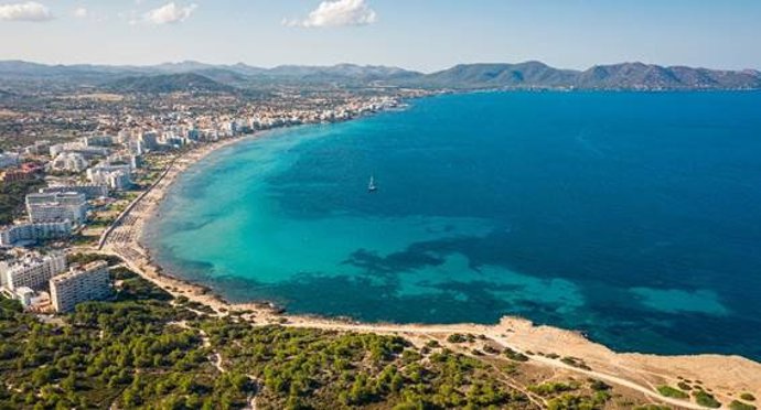 Una investigación del CSIC cartografía el fondo somero de la costa mediterránea con imágenes de satélite