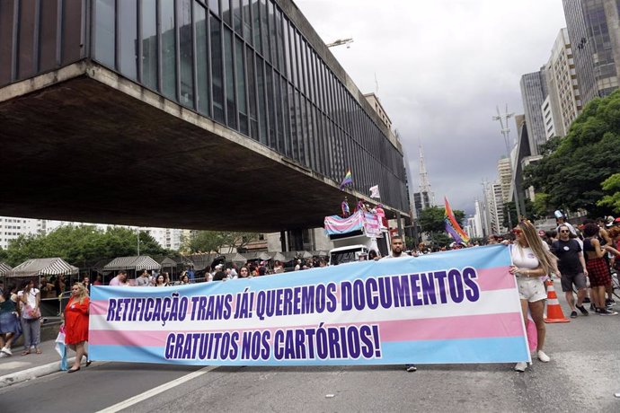 Archivo - Marcha por los derechos de las personas transexuales en Sao Paulo, Brasil.