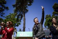 Errejón cree que presidente de NNGG debe una disculpa a trabajadores madrileños por no conocer "cómo es la vida"