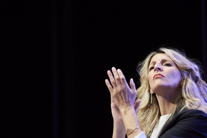 La vicepresidenta y ministra de Trabajo, Yolanda Díaz, participa en el acto de la campaña electoral de Contigo Navarra coalición que de Podemos, IU y Batzarre, entre otros, en la Casa de Cultura, a 19 de mayo de 2023, en Burlada, Navarra (España). 