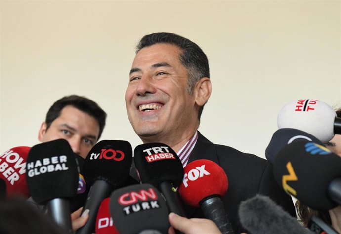 El candidato de la Alianza Ancestral de Turquía, Sinan Ogan 