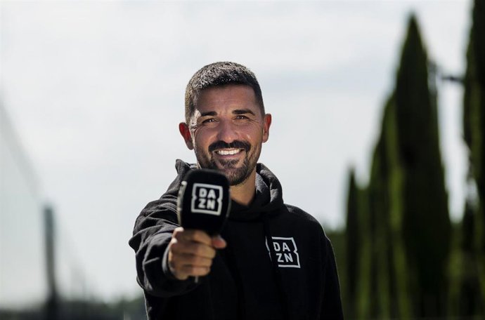 El exjugador de fútbol David Villa, comentarista en DAZN