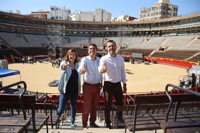 El presidente del PPCV y candidato a la Presidencia de la Generalitat, Carlos Mazón, visita la Plaza de Toros horas antes del mitin central de campaña, que se celebrará este domingo, con la asistencia del presidente del PP, Alberto Núñez Feijóo