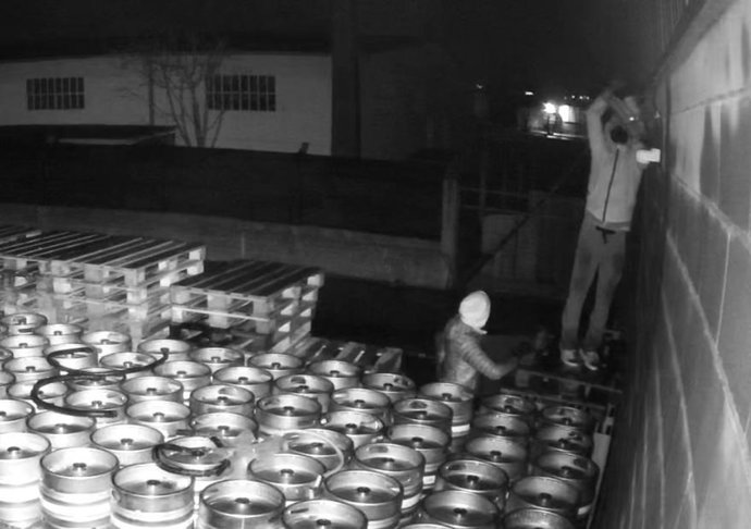 Detienen en Madrid a una banda itinerante especializada en robos en establecimientos comerciales, uno de ellos en Sarria