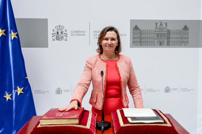 Archivo - La nueva secretaria general de Pesca, Isabel Artime García, posa en su acto de toma de posesión en la sede del Ministerio, a 8 de febrero de 2023, en Madrid (España). Artime ocupaba la posición de directora general de Pesca Sostenible, cargo q