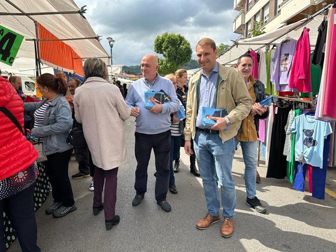 El candidato de Foro a la Presidencia del Principado, Adrián Pumares, en Langreo