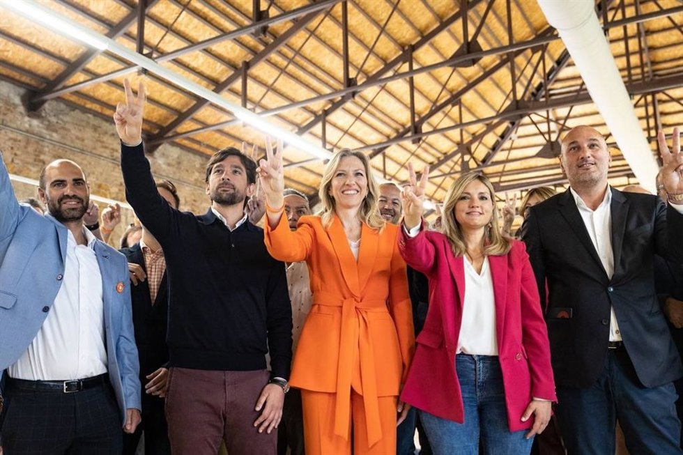 La portavoz nacional de Ciudadanos, Patricia Guasp; el secretario general de la formación liberal, Adrián Vázquez; la candidata a la Presidencia de la Región, María José Ros, y el candidato a la Alcaldía de Murcia, Pedro García