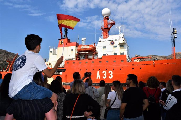 El buque de investigación oceanográfica (BIO) 'Hespérides' ha regresado a su base en el Arsenal de Cartagena poniendo así el broche final a su XXVII Campaña Antártica.