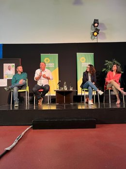 El candidato de Compromís a la Presidencia de la Generalitat, Joan Baldoví, participa en un acto político en Villena (Alicante)