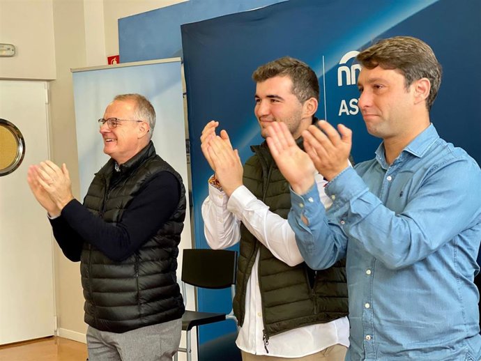 El candidato del PP a la Presidencia del Principado, Diego Canga, en Corvera