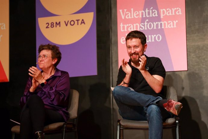 La coordinadora autonómica de Podemos Baleares y candidata a la presidencia del Govern por Unidas Podemos, Antnia Jover, junto con el exvicepresidente del Gobierno de España y exsecretario general de Podemos, Pablo Iglesias.