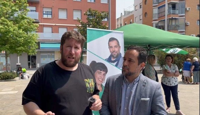 El europarlamentario Miguel Urbán y el candidato de Adelante Andalucía a la Alcaldía de Huelva, Jesús Amador Zambrano