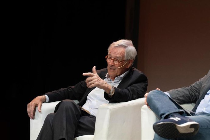 Archivo - El alcaldable de Barcelona Xavier Trias (Junts) durante el debate sobre el futuro de las motos en la ciudad, en el Eixample Teatre, a 14 de abril de 2023, en Barcelona, Catalunya (España). El debate 'La ciudad de las motos' ha sido organizado 