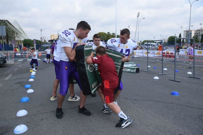 Una de las actividades de 'Calle Deporte' en el distrito Nervión.