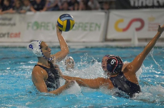 Imagen de un lance del partidazo definitivo de la final entre Sabadell y Mataró disputado en Can Llong