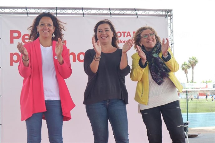 Armengol y Cladera respaldan a la candidata socialista a la alcaldía de Alcúdia, Brbara Rebassa.