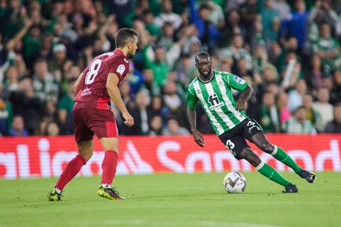 Archivo - Youssouf Sabaly of Real Betis in action during the spanish league, La Liga Santander, football match played between Real Betis and Sevilla FC at Benito Villamarin stadium on November 6, 2022, in Sevilla, Spain.