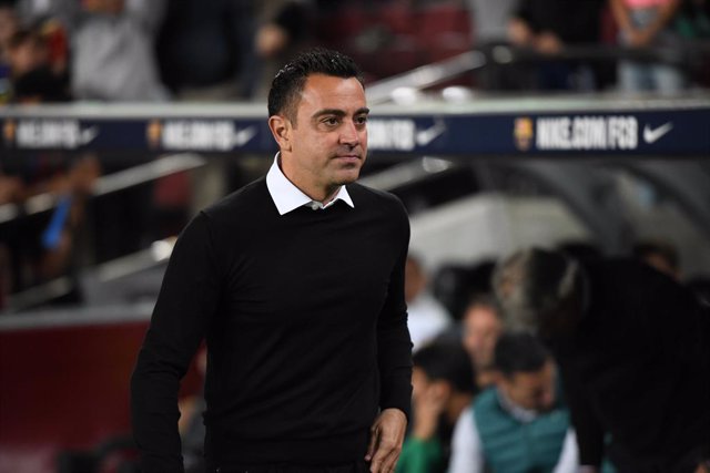 29 April 2023, Spain, Barcelona: Barcelona coach Xavi walks on the touchline during the Spanish Primera Division soccer match between FC Barcelona and Real Betis at Spotify Camp Nou stadium. Photo: Sara Aribó/PX Imagens via ZUMA Press Wire/dpa