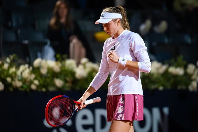 Elena Rybakina celebra un punto durante un partido en Roma.