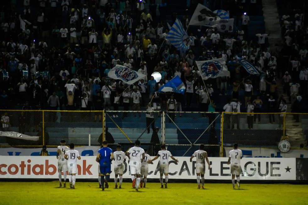 Archivo - Foto de archivo de la afición del Alianza F.C.