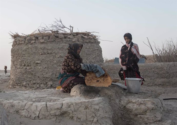 Archivo - When Hope Dries up in Iran..An incredible and hostile place where the storms are blowing 120 days a year..Ten years ago, when I first heard about the sand storms near Hamoon lake, I could not fathom the desperate conditions the people were liv