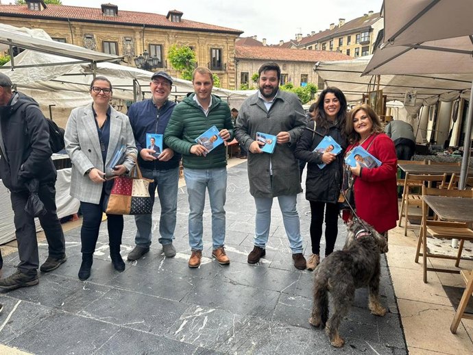 El candidato de Foro a la Presidencia del Principado, Adrián Pumares, en el Fontán