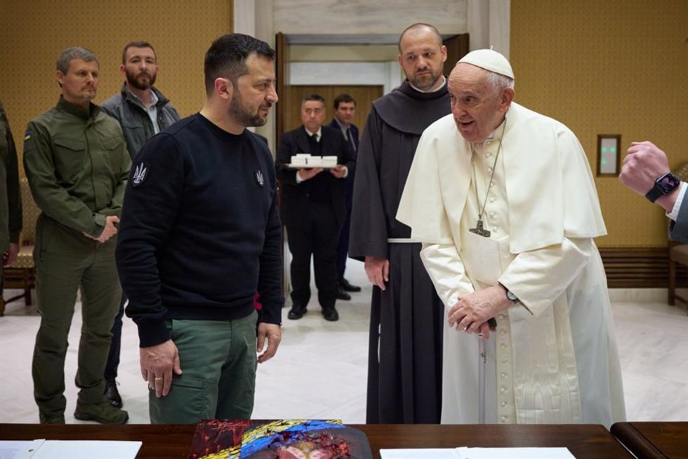 El Papa y el presidente ucraniano, Voldomir Zelenski, en su reciente encuentro en el Vaticano