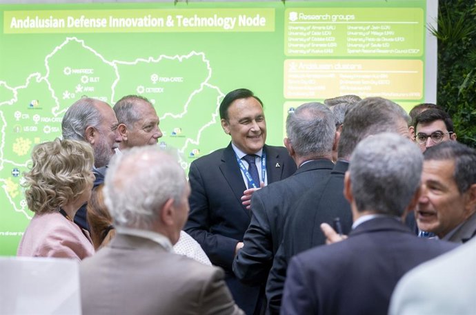 El consejero de Universidad, Investigación e Innovación, José Carlos Gómez Villamandos, en Feindef