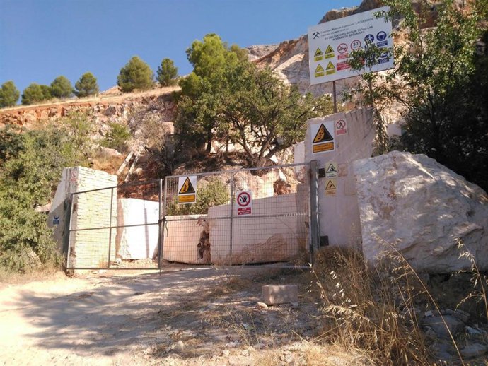 Archivo - Acceso a la cantera de la Fuente de la Peña