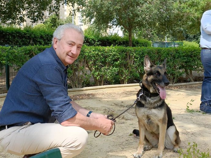 Aumesquet (CS) presenta su plan 'Pet Friendly' en el Parque de Santo Domingo.