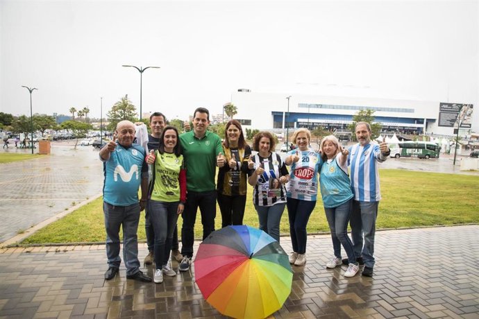 La candidata de CS en Málaga capital presenta programa de deporte junto a otros miembros de la lista.