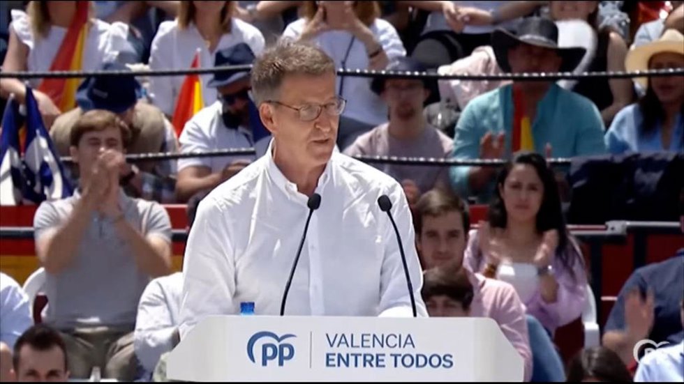 Feijóo insta a los votantes de Vox, Cs y PSOE a concentrar el voto en el PP y ec