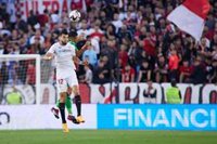 Sevilla y Betis se reparten otro derbi con Navas y Joaquín