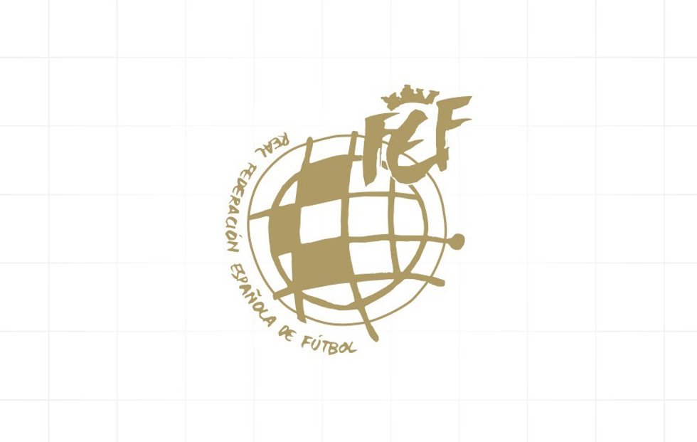 Archivo - Logotipo de la Real Federación Española de Fútbol (RFEF).