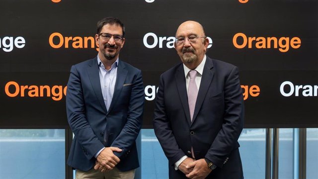 Orange ha firmado la renovación de su acuerdo de patrocinio con la Real Federación Española de Tenis (RFET).
