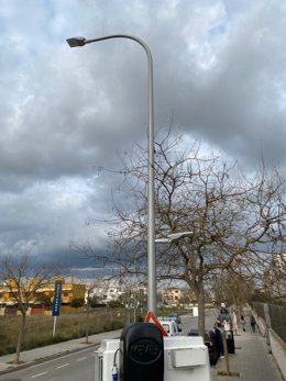 Cort mejora el alumbrado del camino de Ca n'Alegria y el parque del Bosc de la Ribera