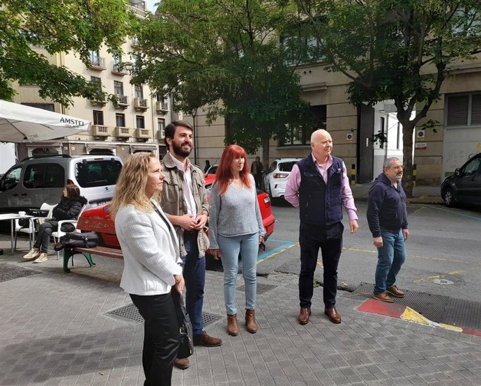 El vicepresidente de la Junta de Castilla y León, Juan García-Gallardo, junto a María Estévez y Maite Nosti
