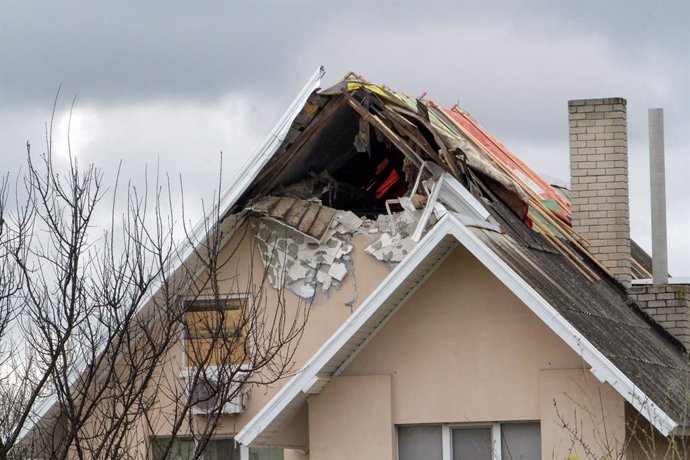 Daños materiales en una vivienda en la ciudad de Dnipró, en el este de Ucrania, tras un ataque por parte de Rusia (archivo)