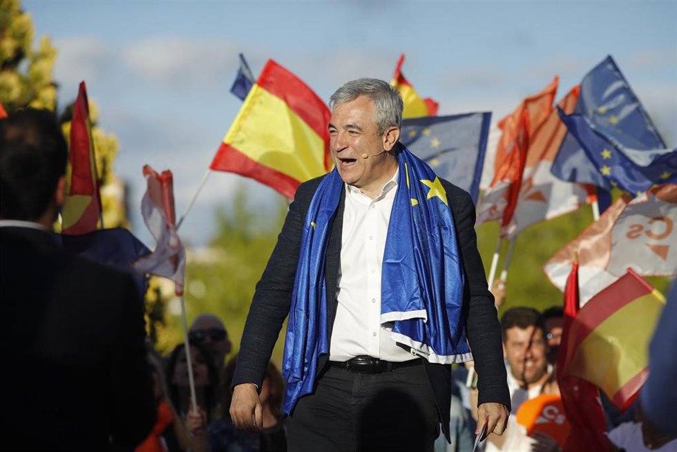 Archivo - El cabeza de lista de Ciudadanos al Parlamento Europeo, Luis Garicano, interviene en un acto de cierre de campaña en mayo de 2019.