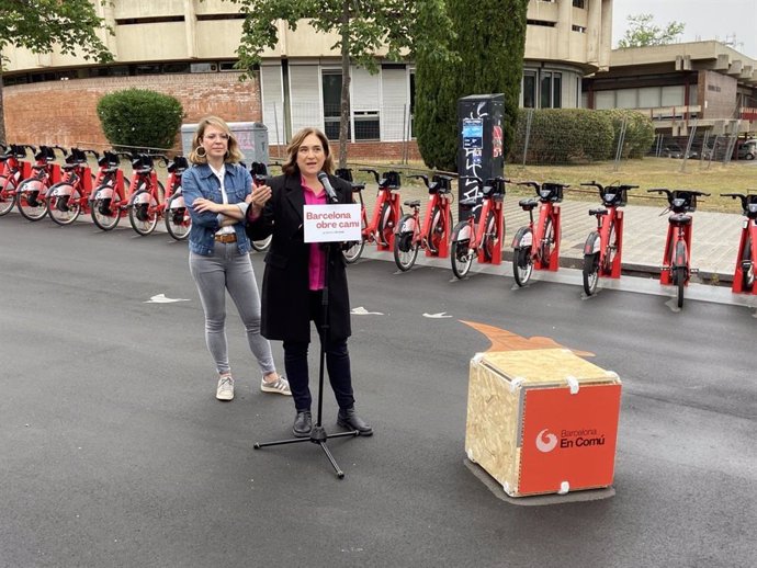 La alcaldesa de Barcelona y candidata de BComú a la reelección, Ada Colau, en rueda de prensa.