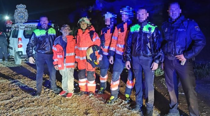 Rescatados dos senderistas que se habían perdido en un paraje de difícil acceso del Torcal de Antequera