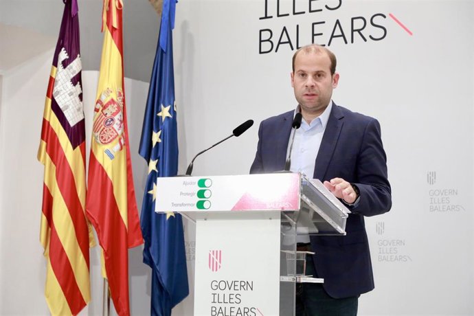 El conseller de Medio Ambiente y Territorio, Miquel Mir.