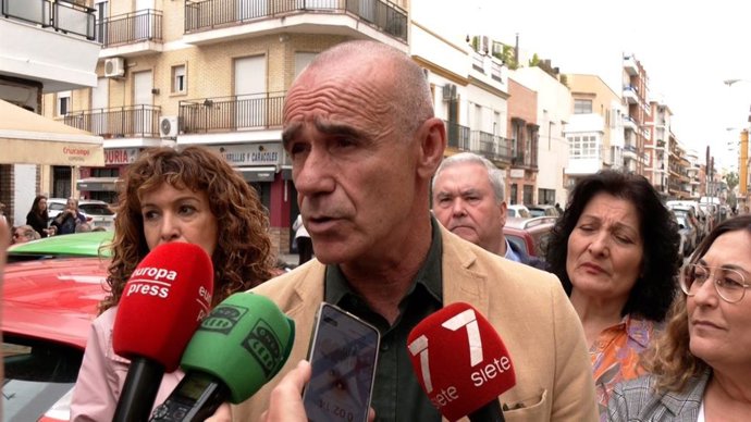 Antonio Muñoz en una visita a Miraflores