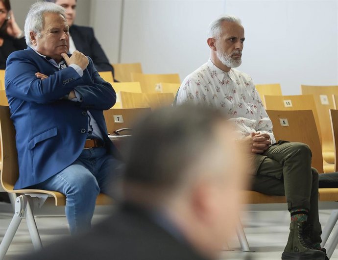 El expresidente de la Diputación y del PP de la provincia de Valencia, Alfonso Rus y el ex gerente de Imelsa, Marcos Benavent, durante el juicio del 'Call center'