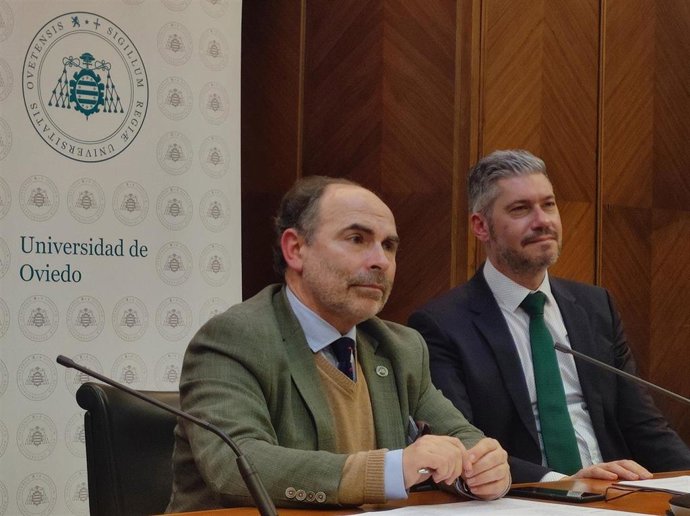 Archivo - El rector de la Universidad de Oviedo, Ignacio Villaverde