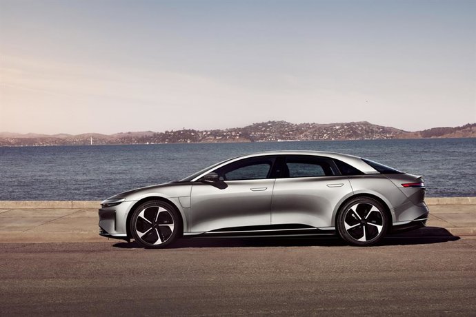 The Lucid Air Touring offers an extraordinary fusion of performance, range, and interior space. It sits in the heart of the Lucid Air family and offers the most options and flexibility - allowing customers to create a version that fits their needs. Deli
